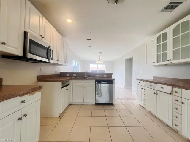 17584  Laurel Valley  RD, Fort Myers, FL 33967