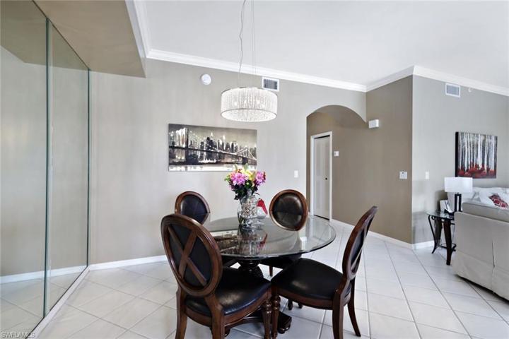 8670  Cedar Hammock  CIR, Naples, FL 34112