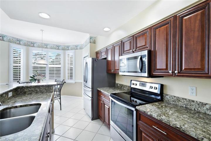 8670  Cedar Hammock  CIR, Naples, FL 34112