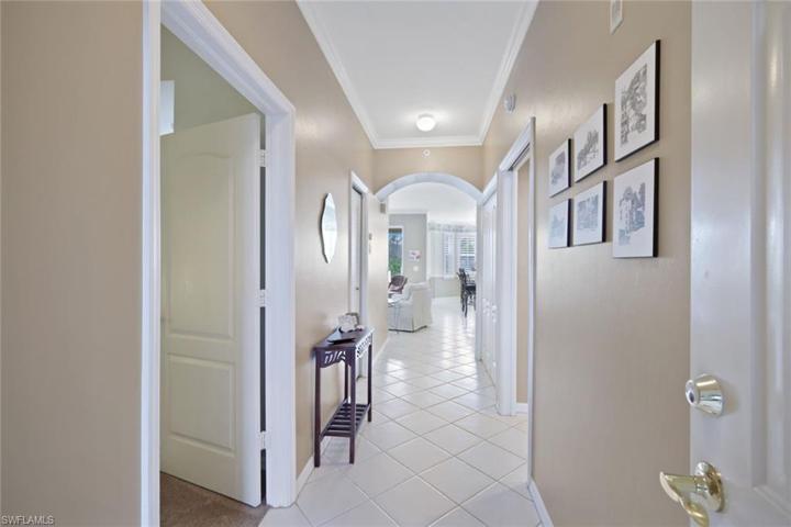 8670  Cedar Hammock  CIR, Naples, FL 34112