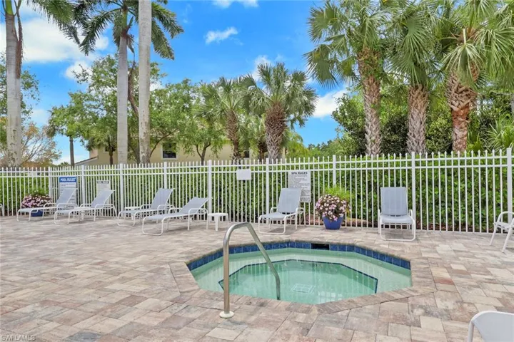 937  Hampton  CIR, Naples, FL 34105