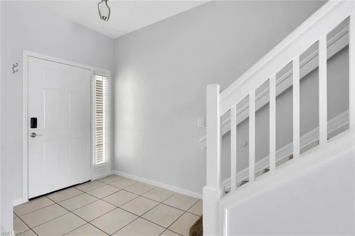 937  Hampton  CIR, Naples, FL 34105