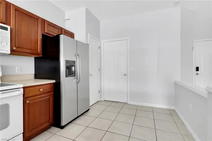 937  Hampton  CIR, Naples, FL 34105
