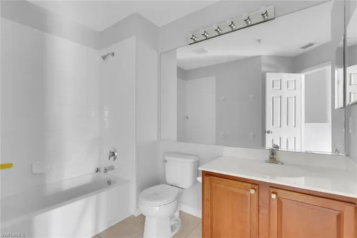 937  Hampton  CIR, Naples, FL 34105