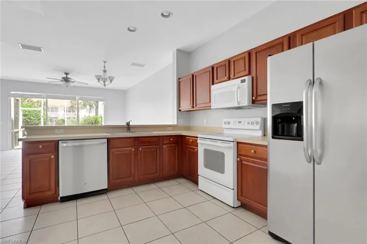 937  Hampton  CIR, Naples, FL 34105