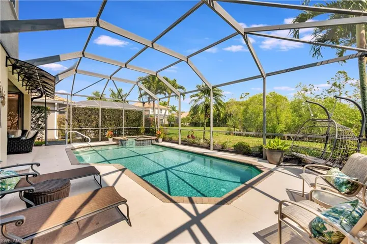 Pool & Spa