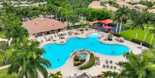Clubhouse & Amenities