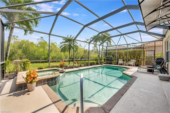 Pool & Spa
