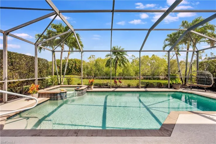 Pool & Spa