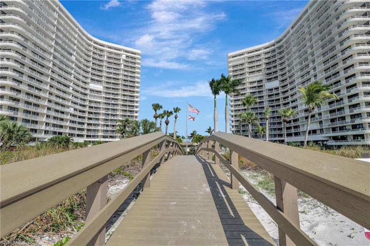 260  Seaview  CT, MARCO ISLAND, FL 34145