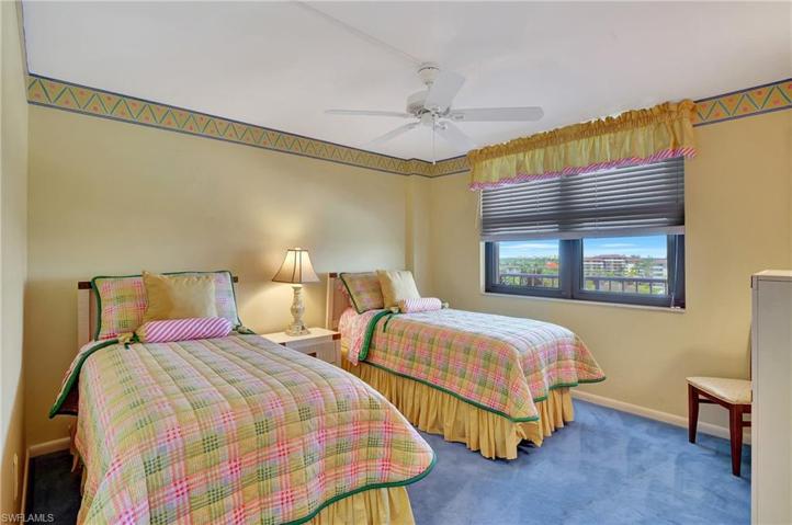 260  Seaview  CT, MARCO ISLAND, FL 34145