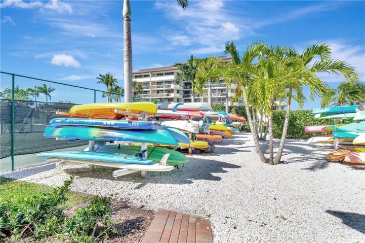 260  Seaview  CT, MARCO ISLAND, FL 34145
