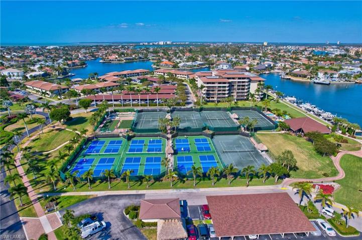 260  Seaview  CT, MARCO ISLAND, FL 34145