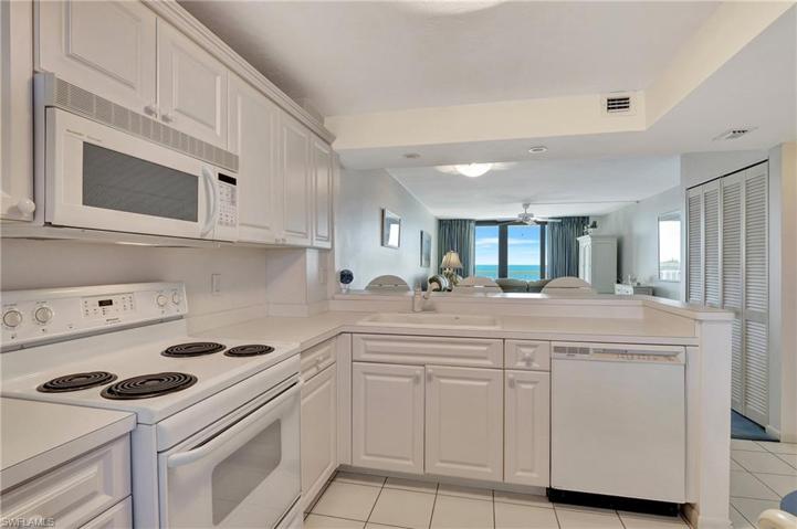 260  Seaview  CT, MARCO ISLAND, FL 34145