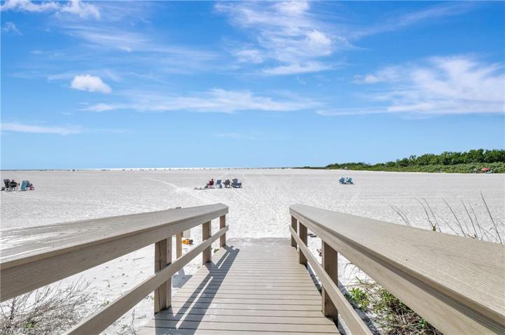 260  Seaview  CT, MARCO ISLAND, FL 34145