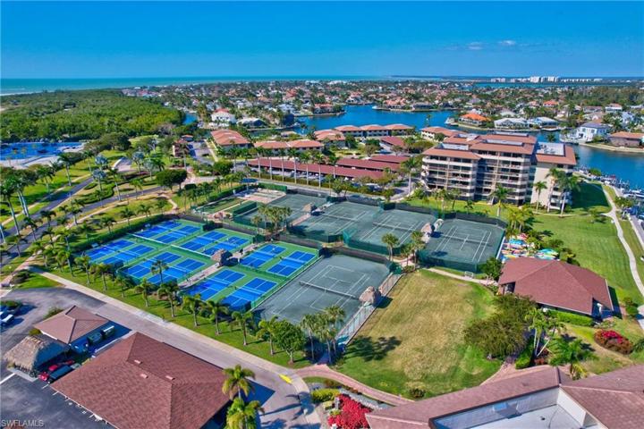 260  Seaview  CT, MARCO ISLAND, FL 34145