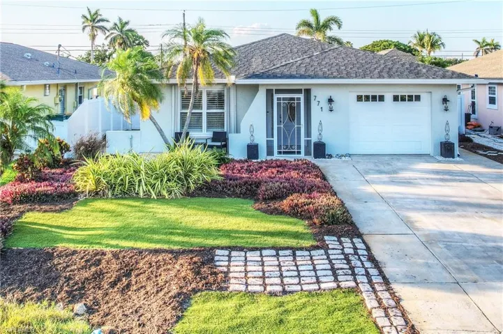 771  100th N AVE, Naples, FL 34108