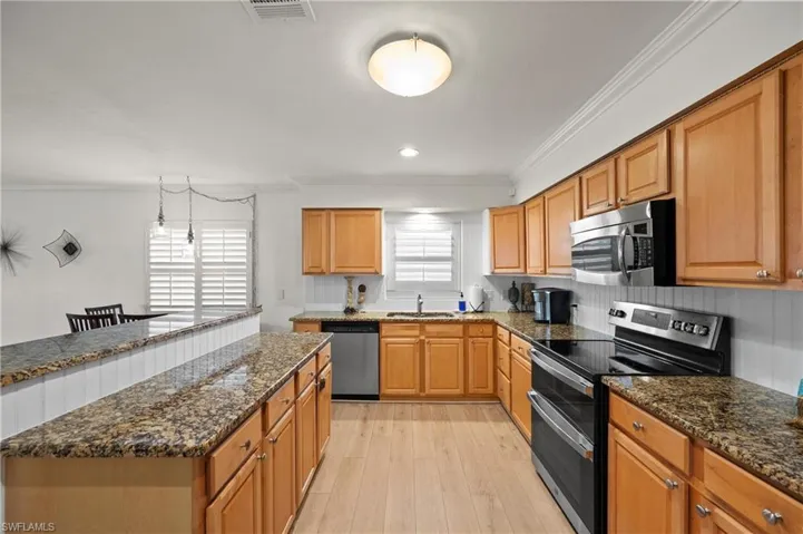771  100th N AVE, Naples, FL 34108