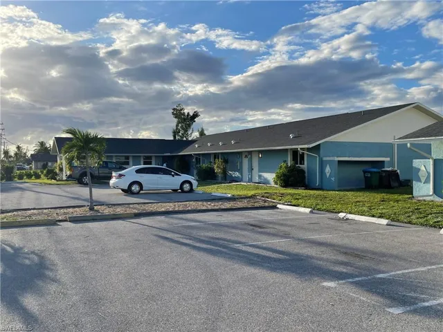 841  Gleason  PKWY, Cape Coral, FL 33914