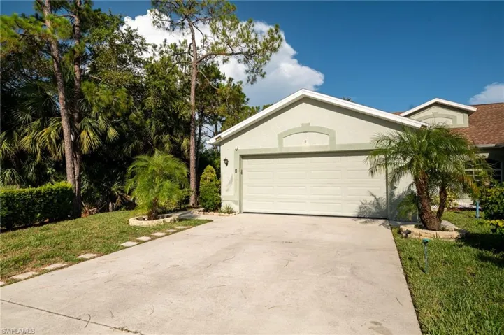 5205 Whitten Dr 57, Naples, Florida 34104