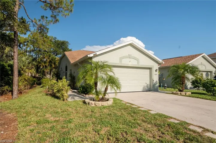 5205 Whitten Dr 57, Naples, Florida 34104