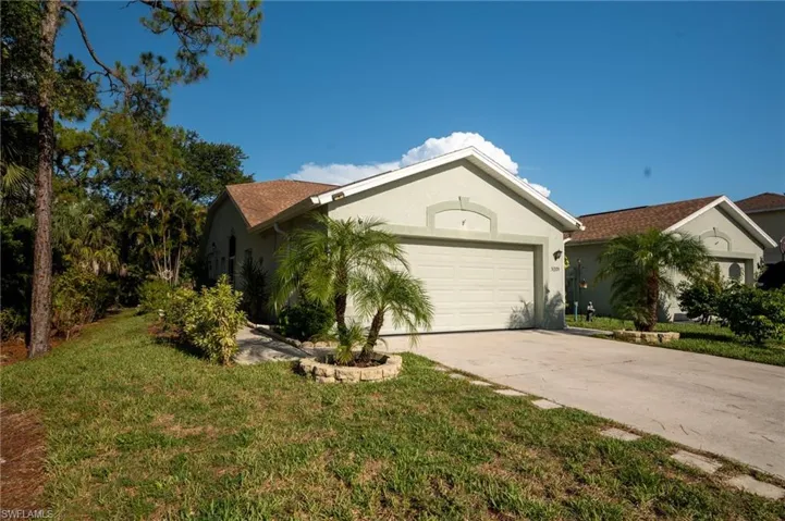 5205 Whitten Dr 57, Naples, Florida 34104