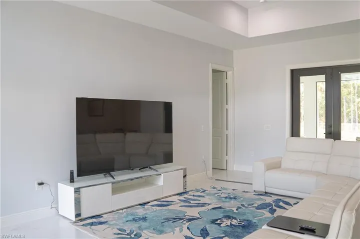 2471  64th NE AVE, Naples, FL 34120