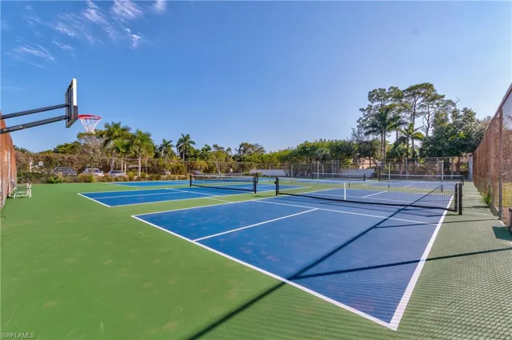 Basketball & pickleball courts