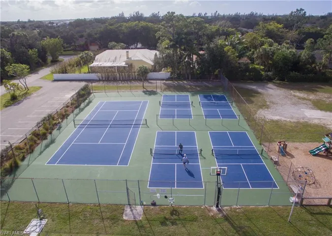 Tennis and 4 pickleball courts