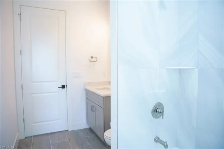 2nd Bathroom
