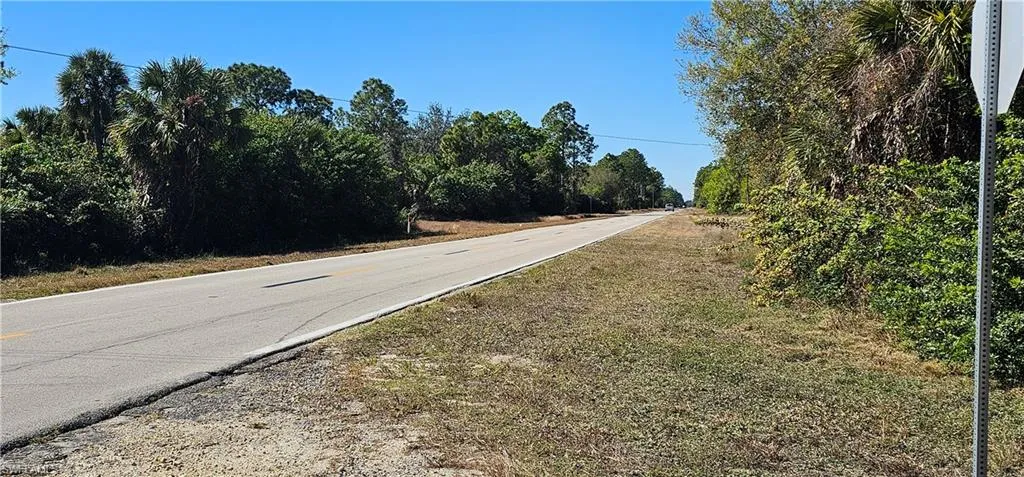 Looking westbound on Sentinela Blvd.