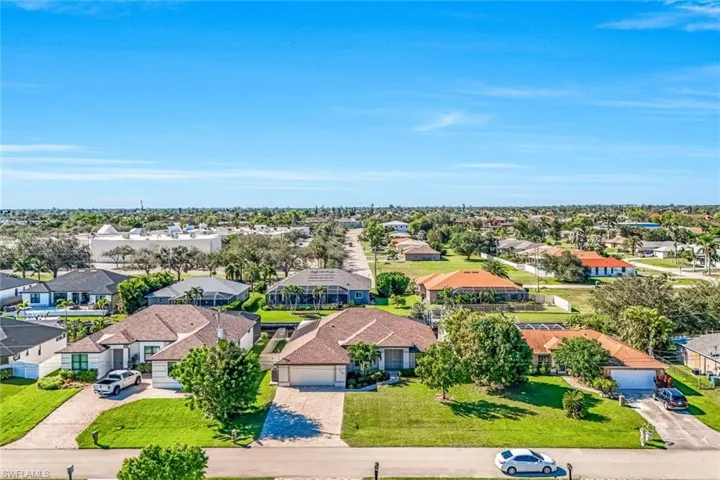 Birds eye view of property