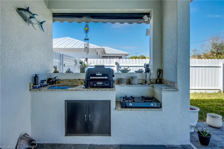 Outdoor Kitchen