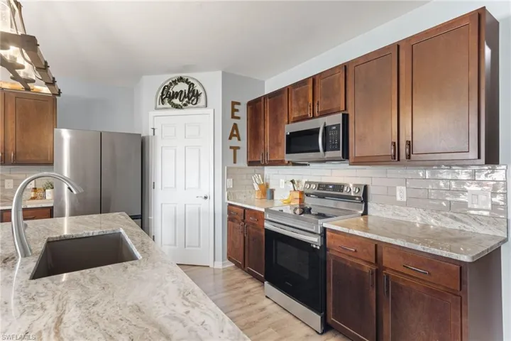 3447 Manati CT, CAPE CORAL FL 33909