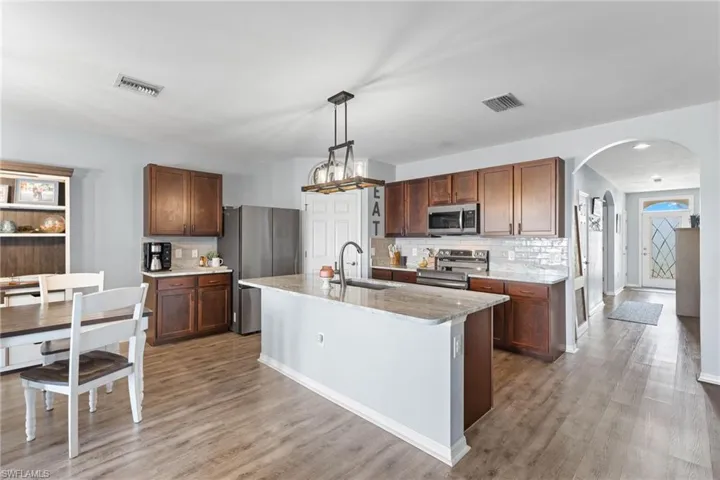 3447 Manati CT, CAPE CORAL FL 33909