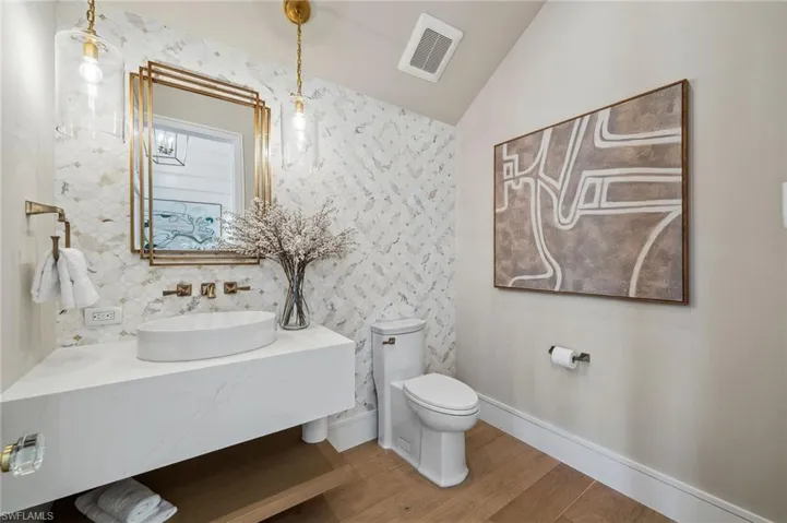 Powder room