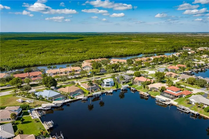 121 Newport Dr, Naples, Florida 34114