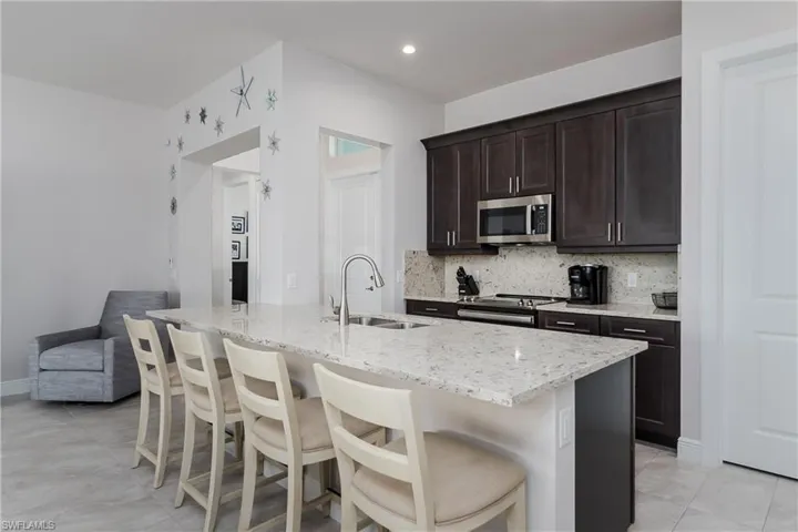 121 Newport Dr, Naples, Florida 34114