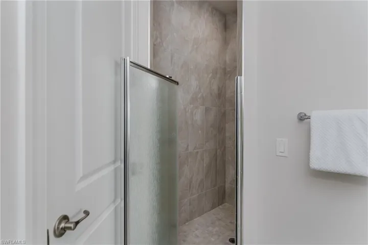 121 Newport Dr, Naples, Florida 34114