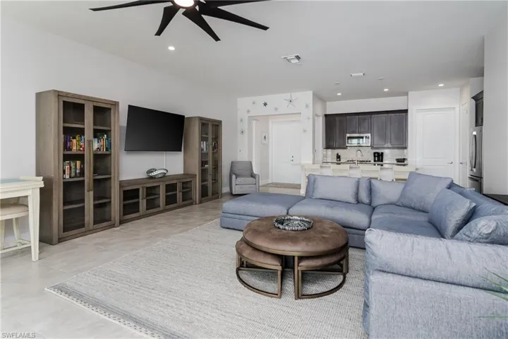 121 Newport Dr, Naples, Florida 34114