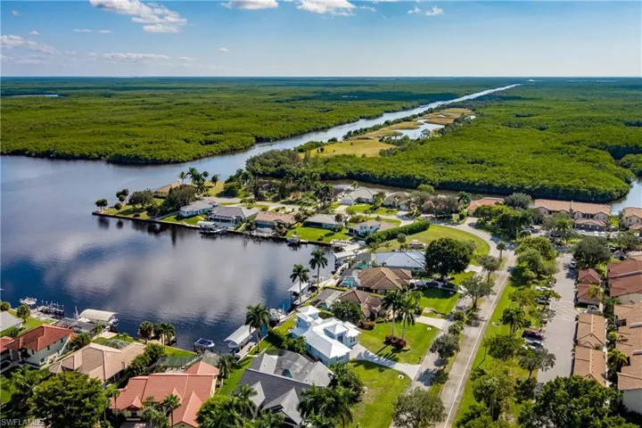 121 Newport Dr, Naples, Florida 34114