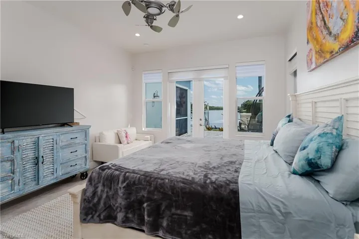 121 Newport Dr, Naples, Florida 34114