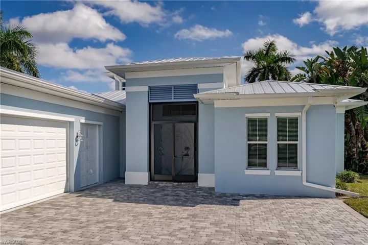 121 Newport Dr, Naples, Florida 34114