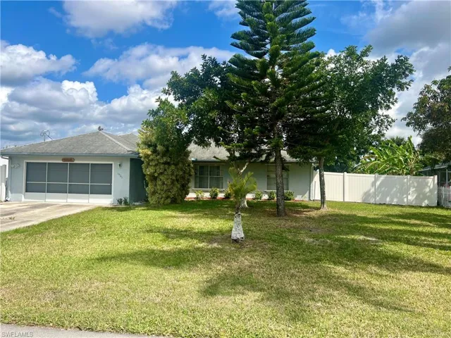 1925  Gardner  AVE, Lehigh Acres, FL 33936