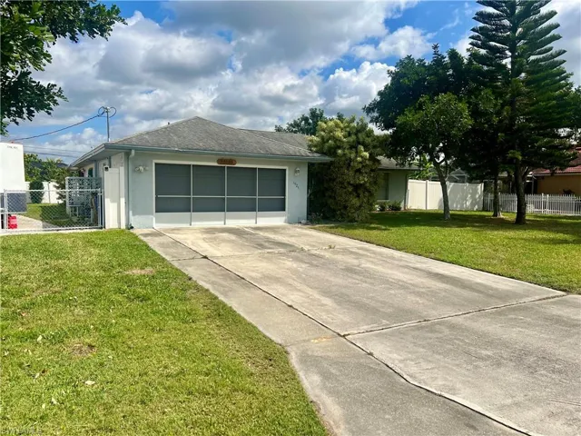 1925  Gardner  AVE, Lehigh Acres, FL 33936