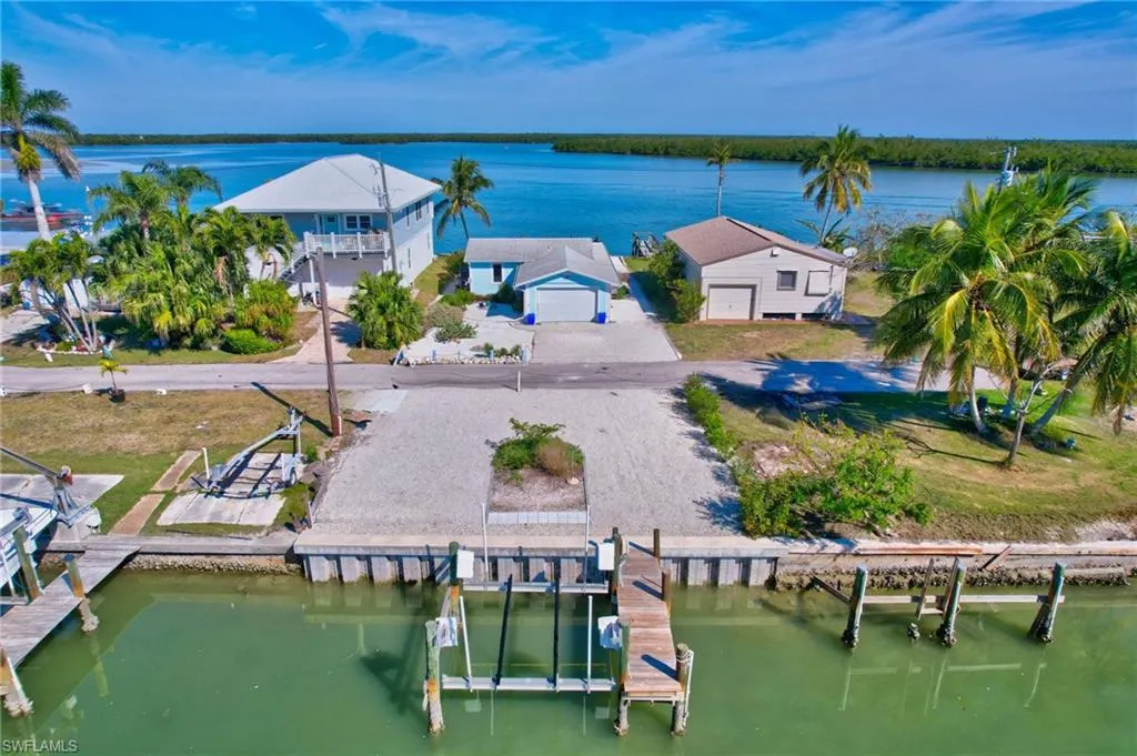 107 Bayshore WAY, Goodland, FL 34140,225010166