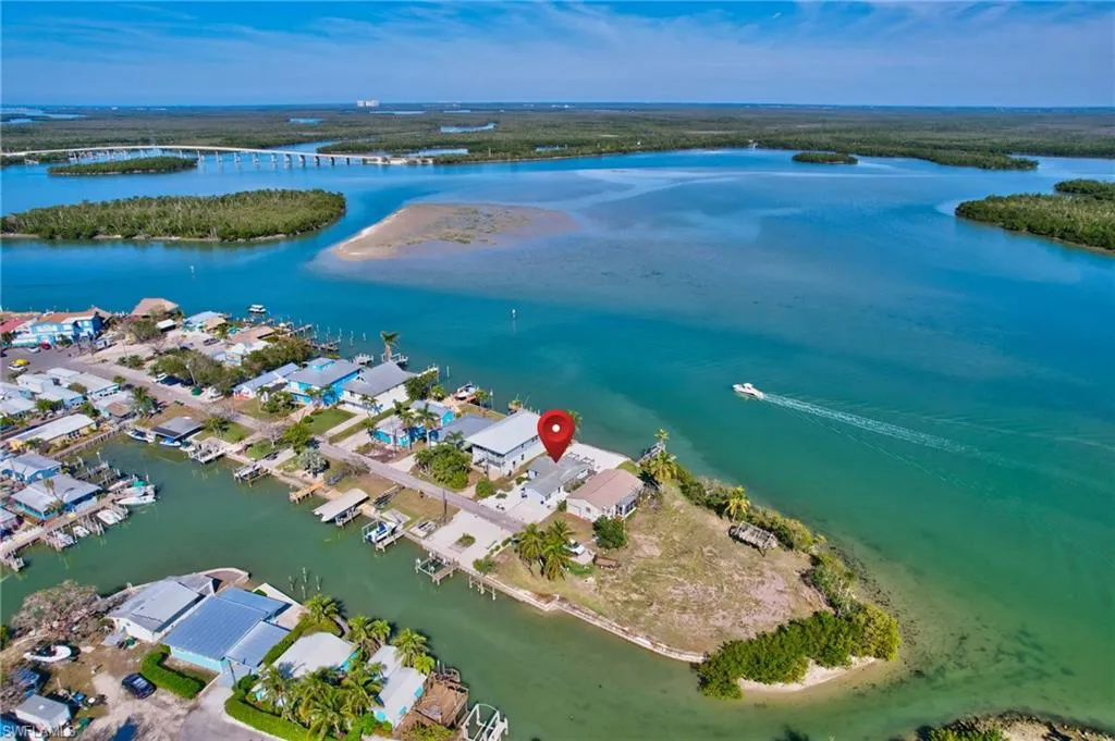 107 Bayshore WAY, Goodland, FL 34140,225010166