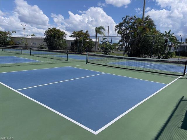 Pickleball Courts