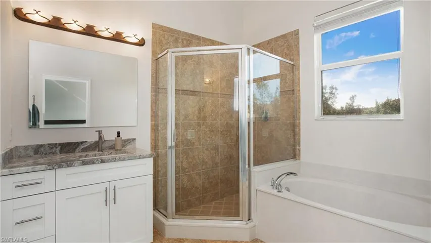 9819 Catena Way 105, Fort Myers, Florida 33908