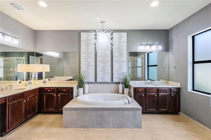 3280 Atlantic CIR, NAPLES FL 34119